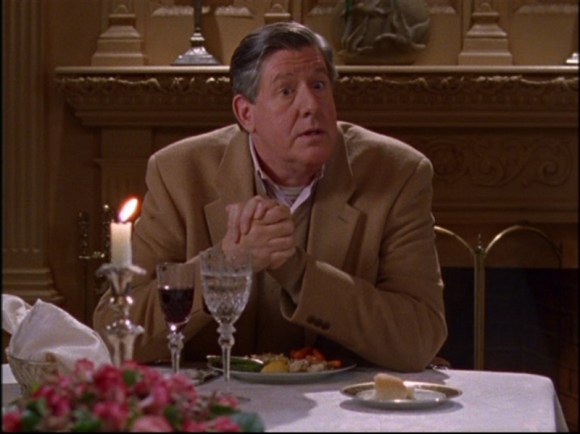 edward-herrmann-nel-ruolo-di-richard-gilmore-il-capofamiglia-della-serie-una-mamma-per-amica-episodio-un-giorno-con-papa-85609